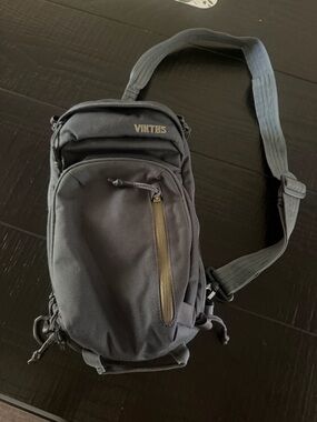 Viktos Black Crossbody Sling Bag